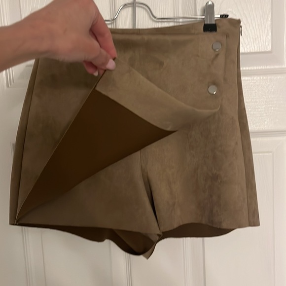 Women’s skirt with shorts - Picture 2 of 3